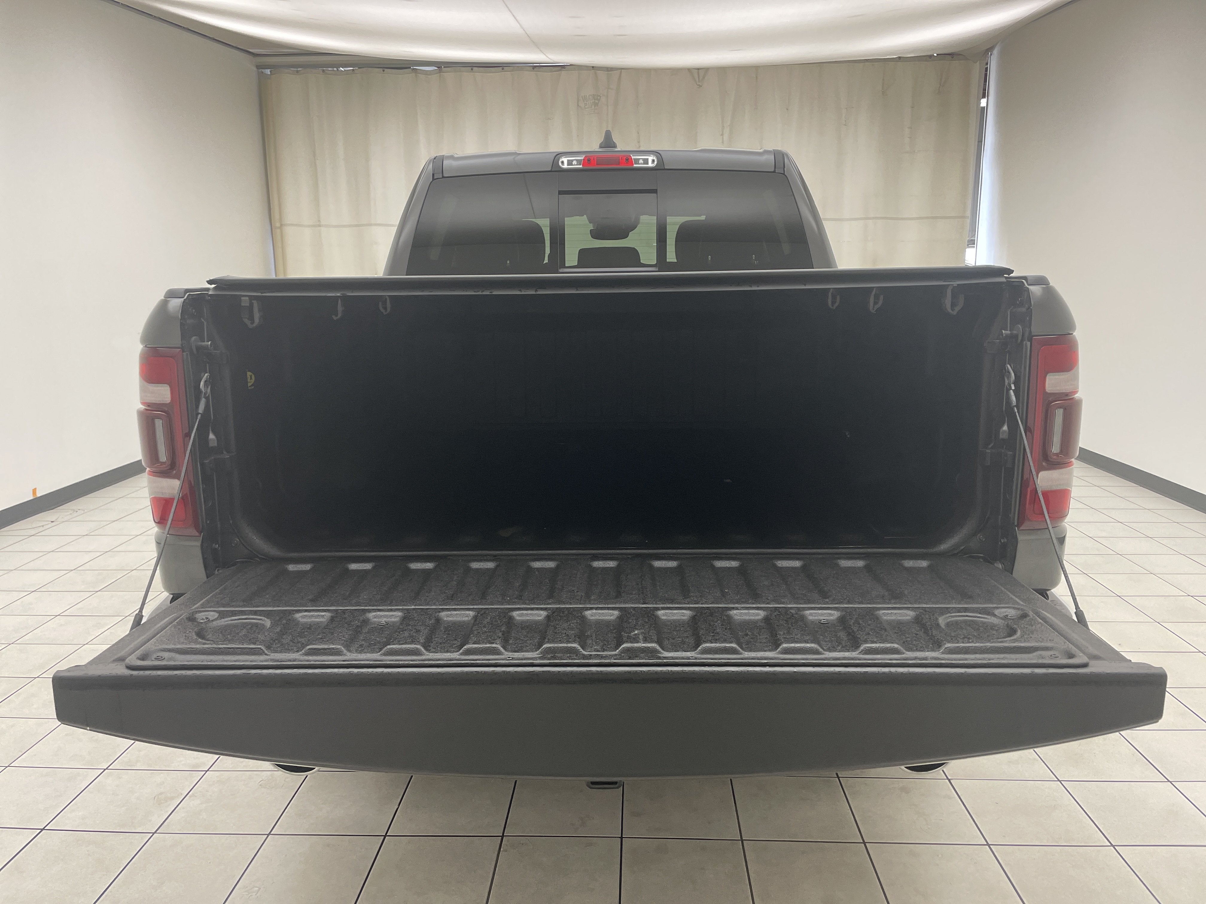 2022 RAM 1500 Laramie Crew Cab 4x4 5'7" Box