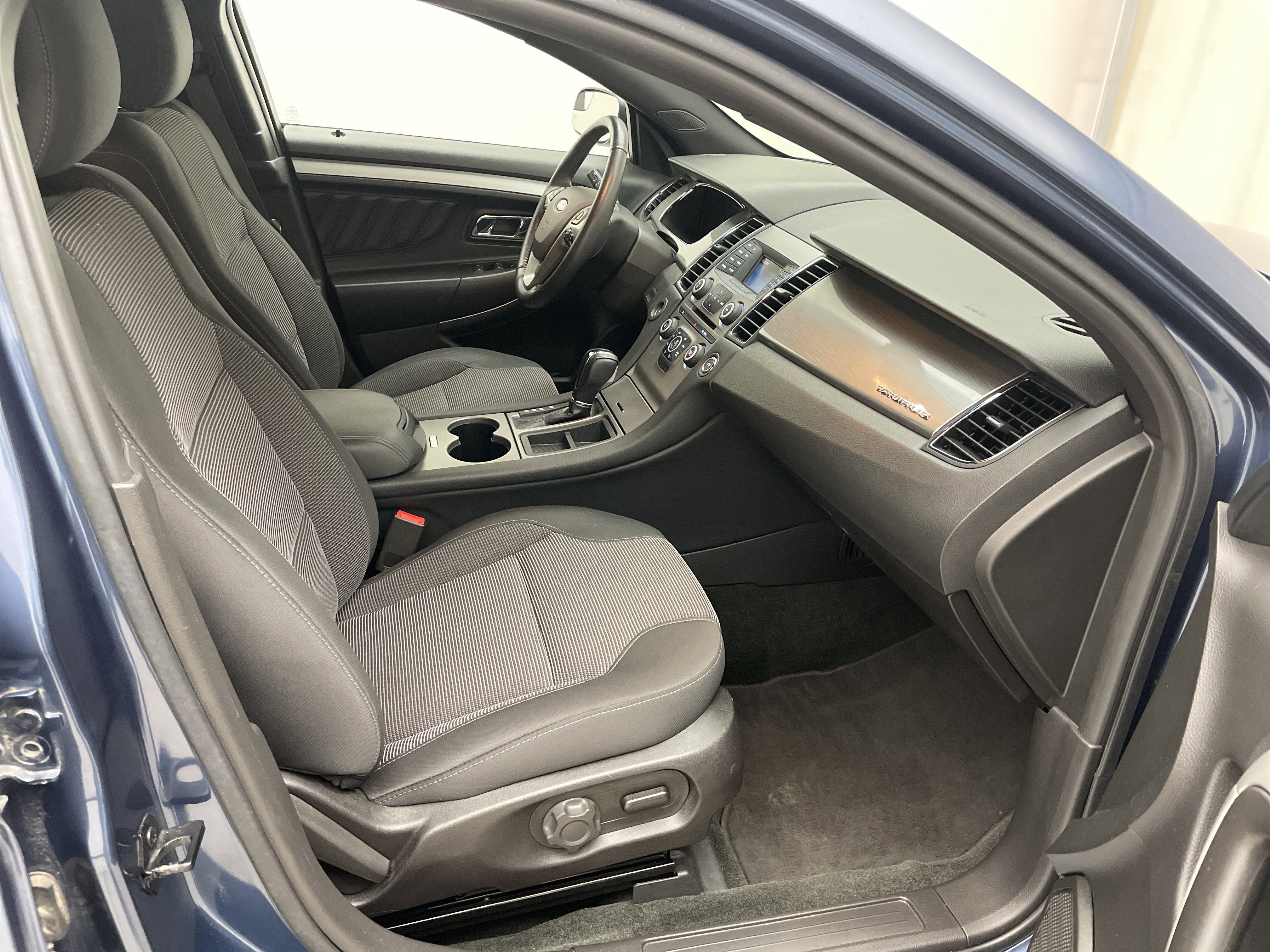 2018 Ford Taurus SEL