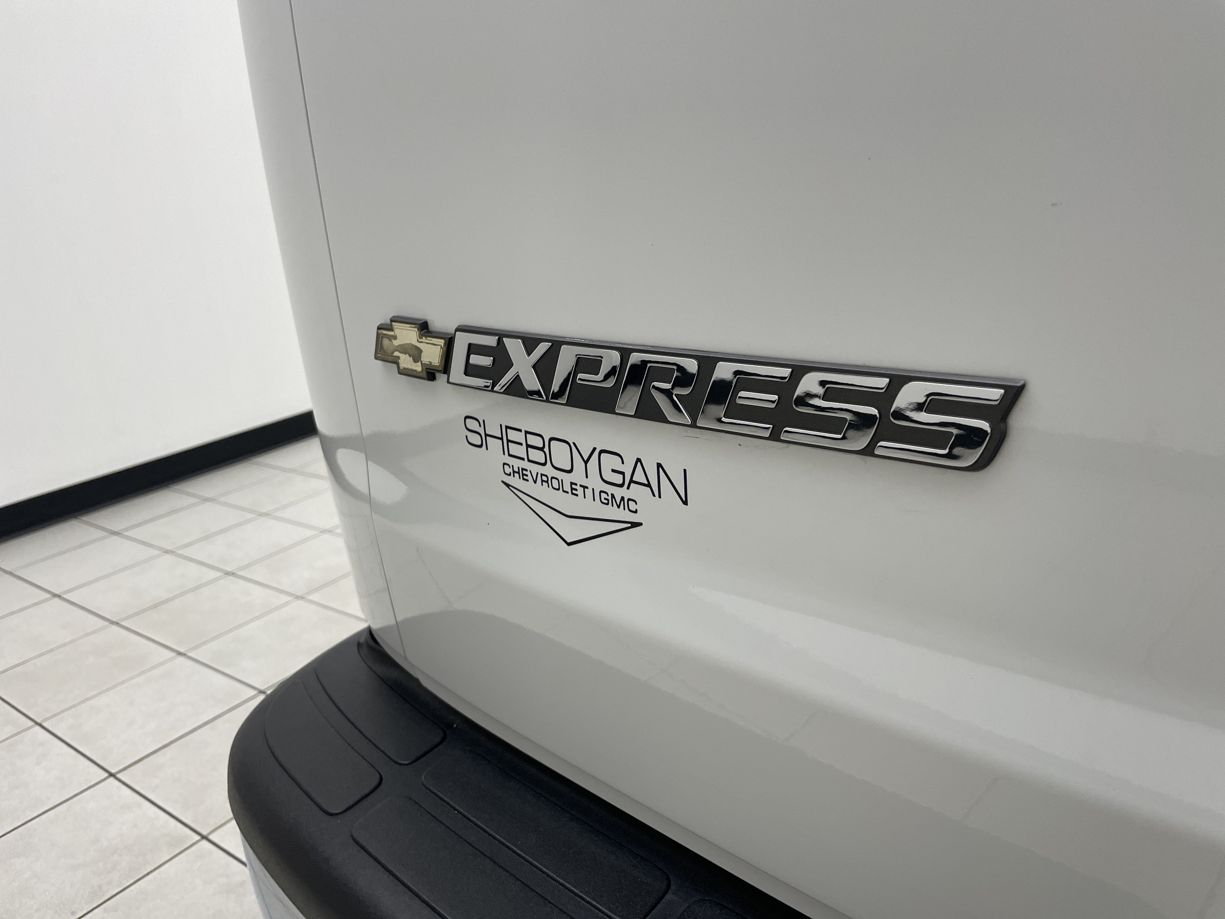2024 Chevrolet Express Cargo 2500 WT