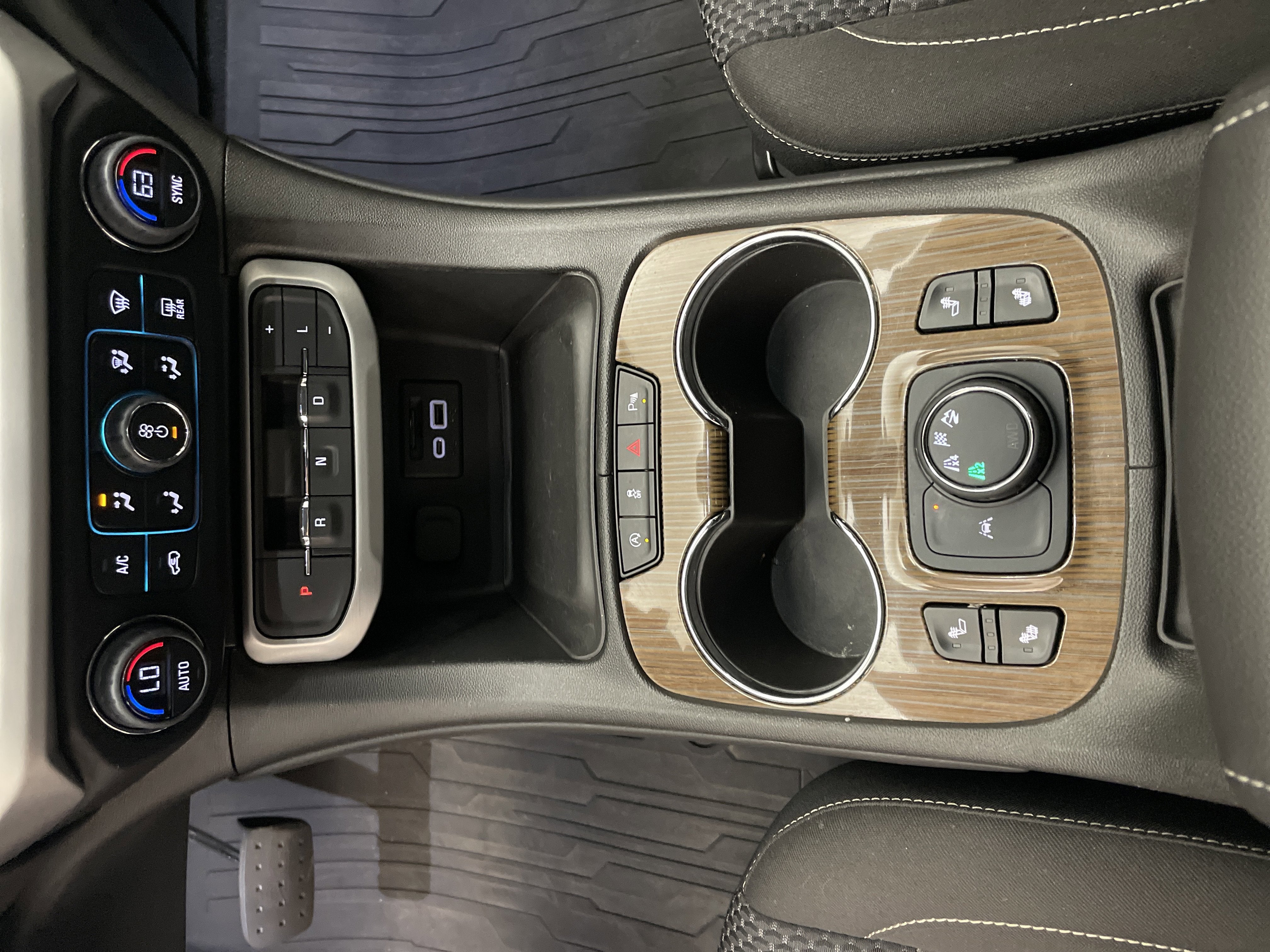 2023 GMC Acadia SLE - Photo 22