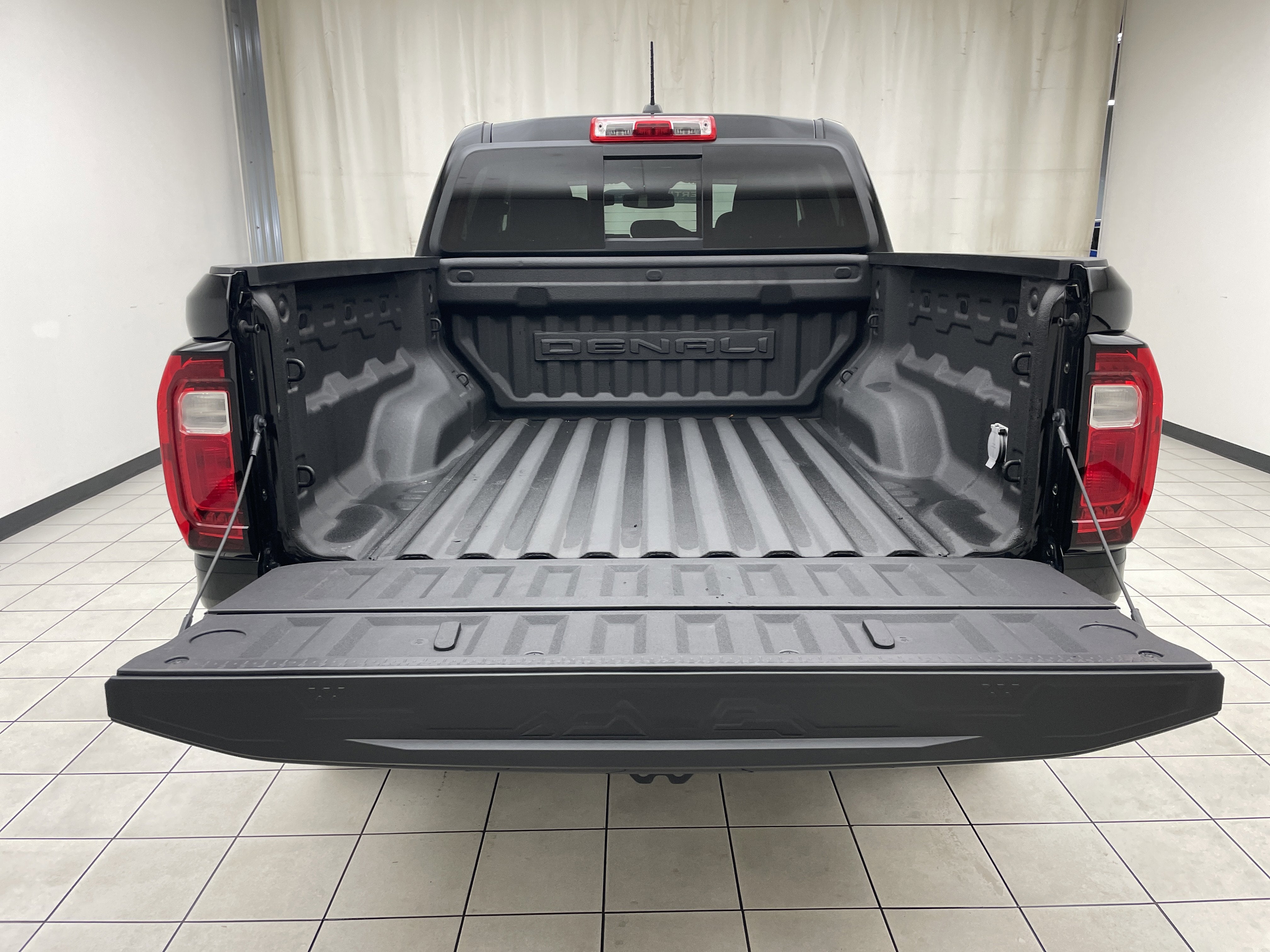 2023 GMC Canyon Denali