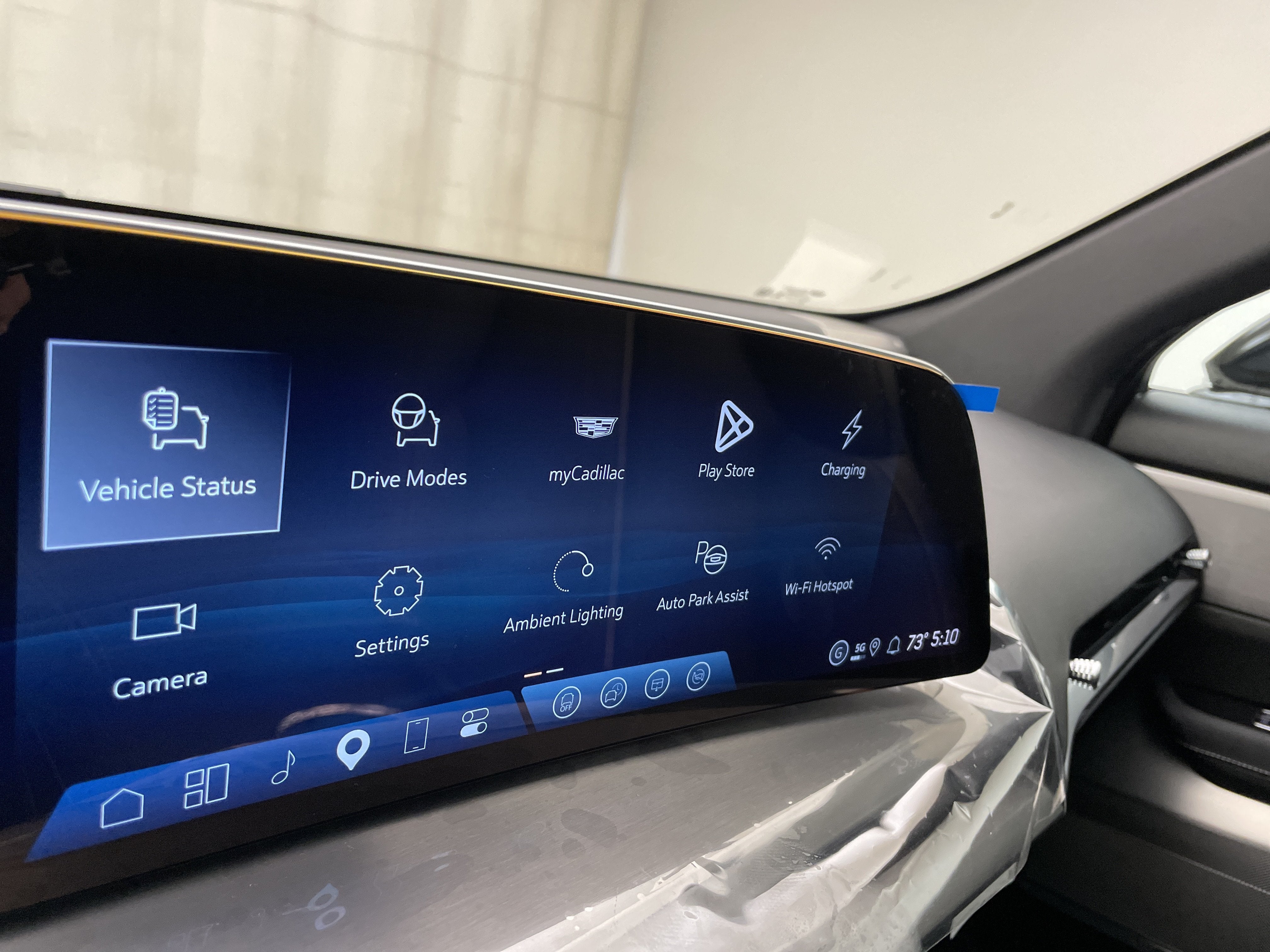 2027 Cadillac VISTIQ Sport - Photo 11