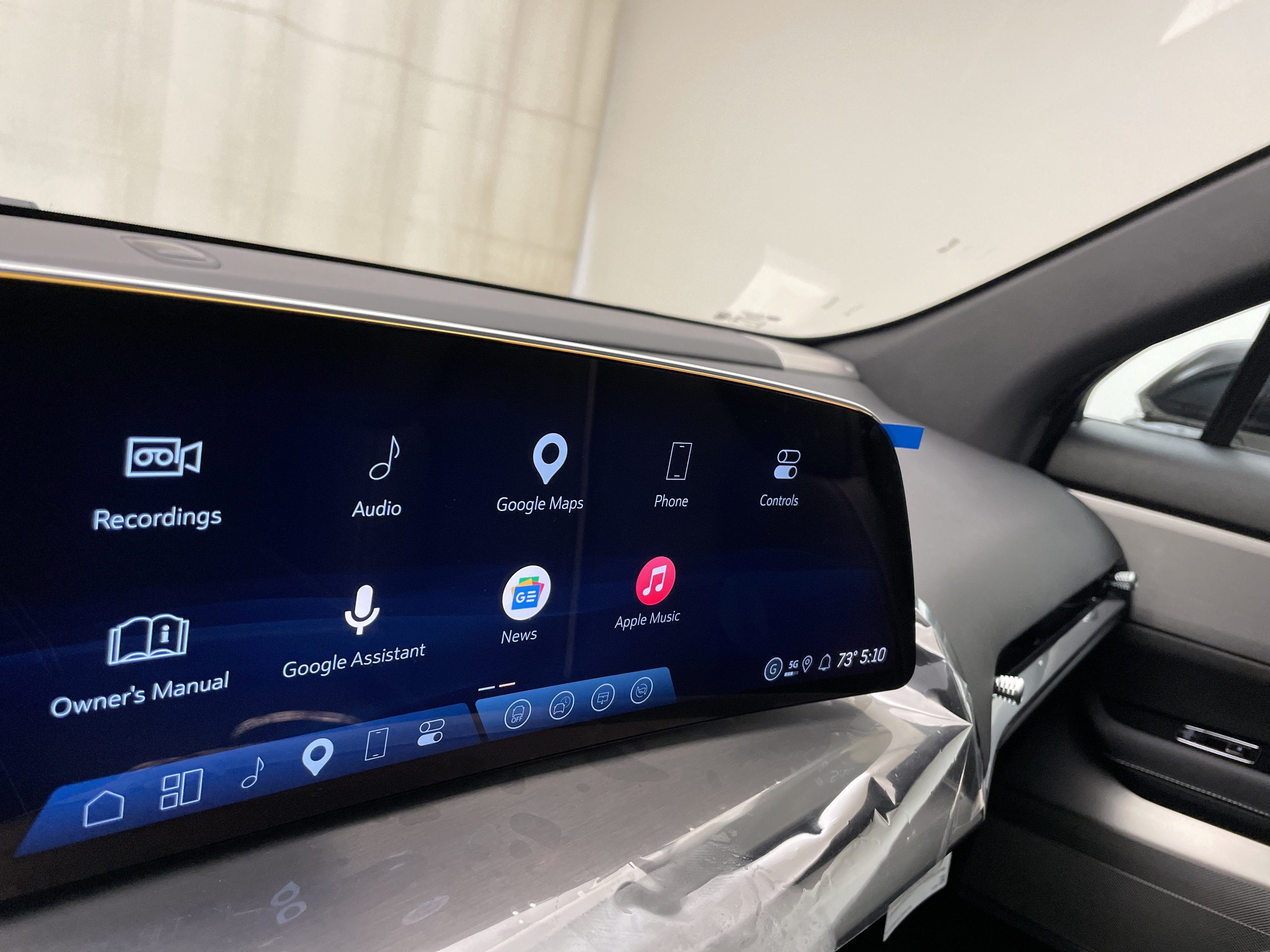 2027 Cadillac VISTIQ Sport - Photo 13