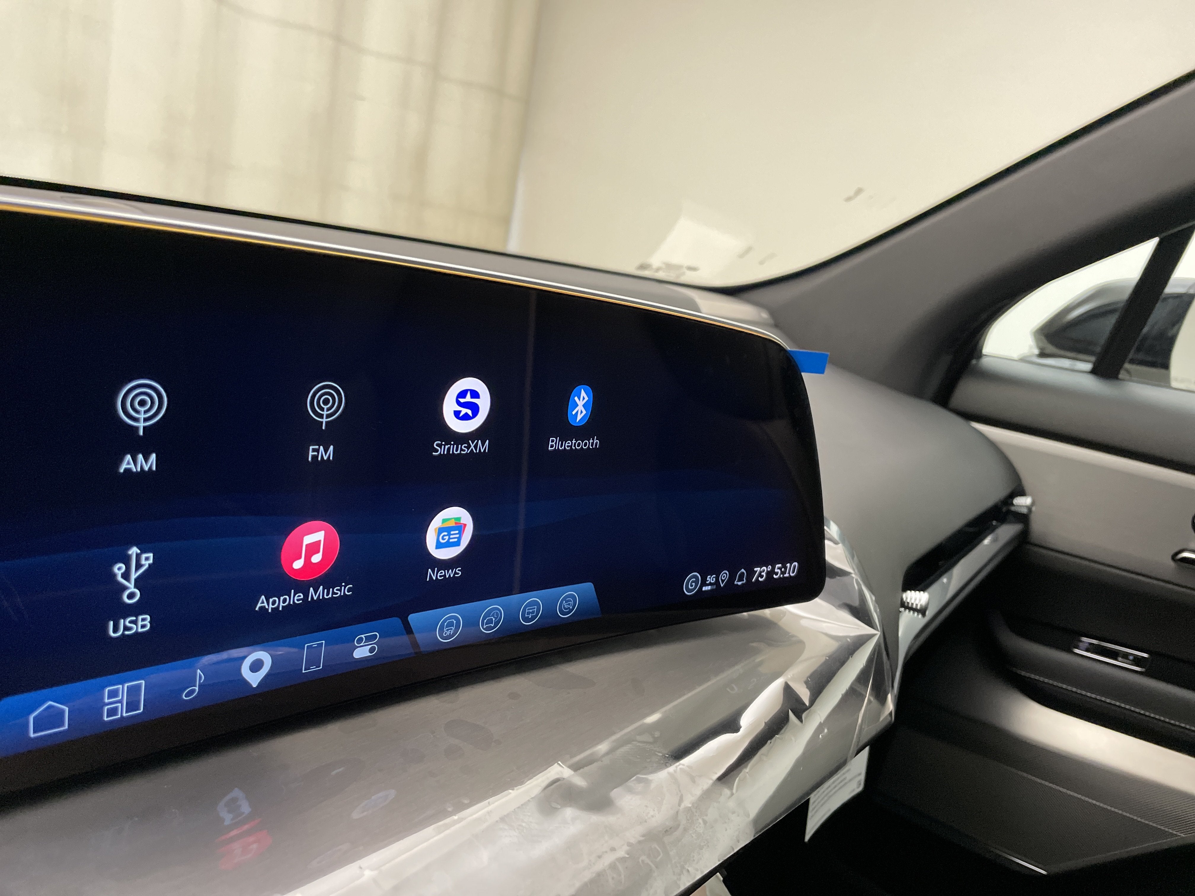 2027 Cadillac VISTIQ Sport - Photo 14