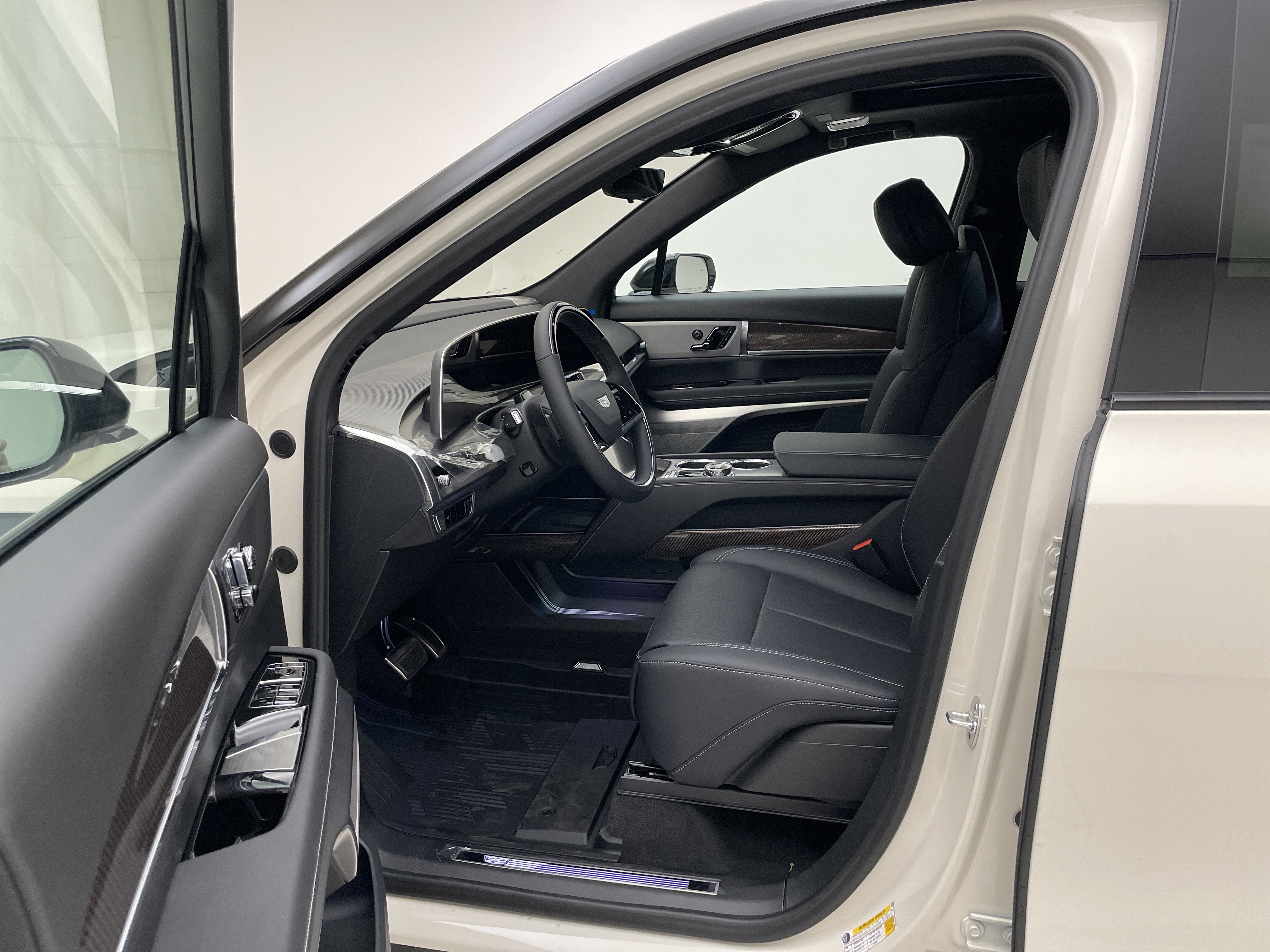 2027 Cadillac VISTIQ Sport - Photo 22