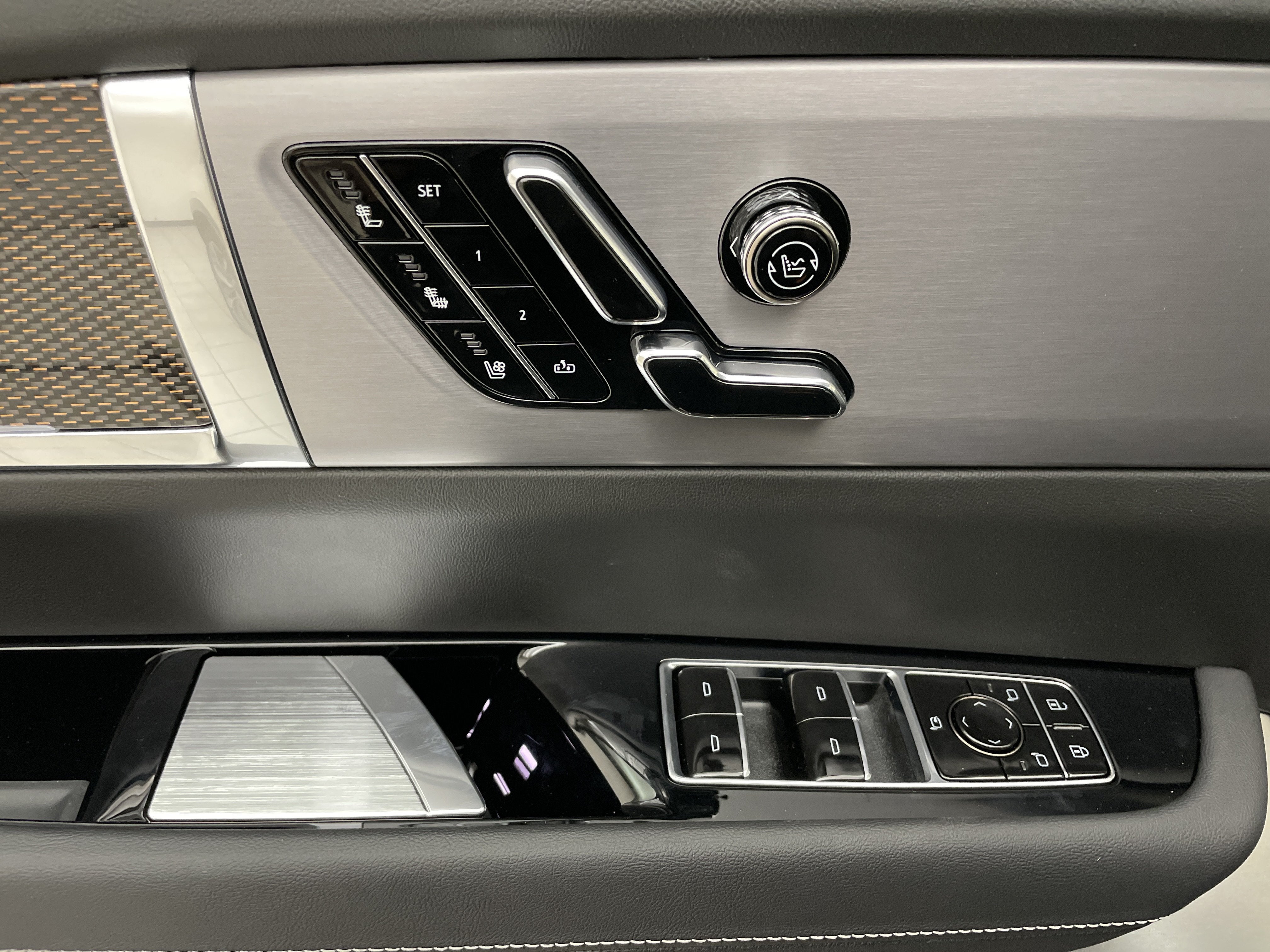 2027 Cadillac VISTIQ Sport - Photo 23