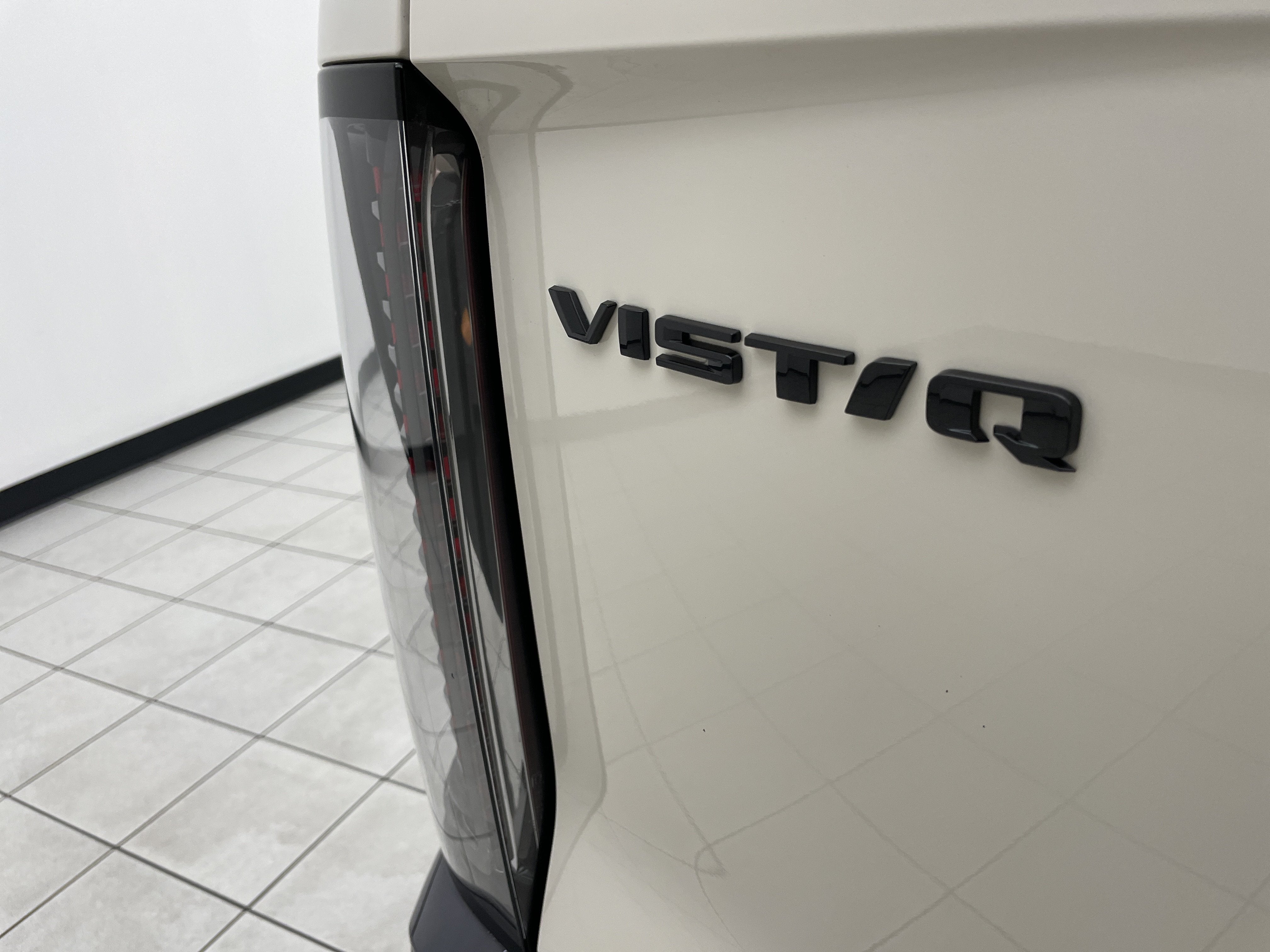 2027 Cadillac VISTIQ Sport - Photo 32