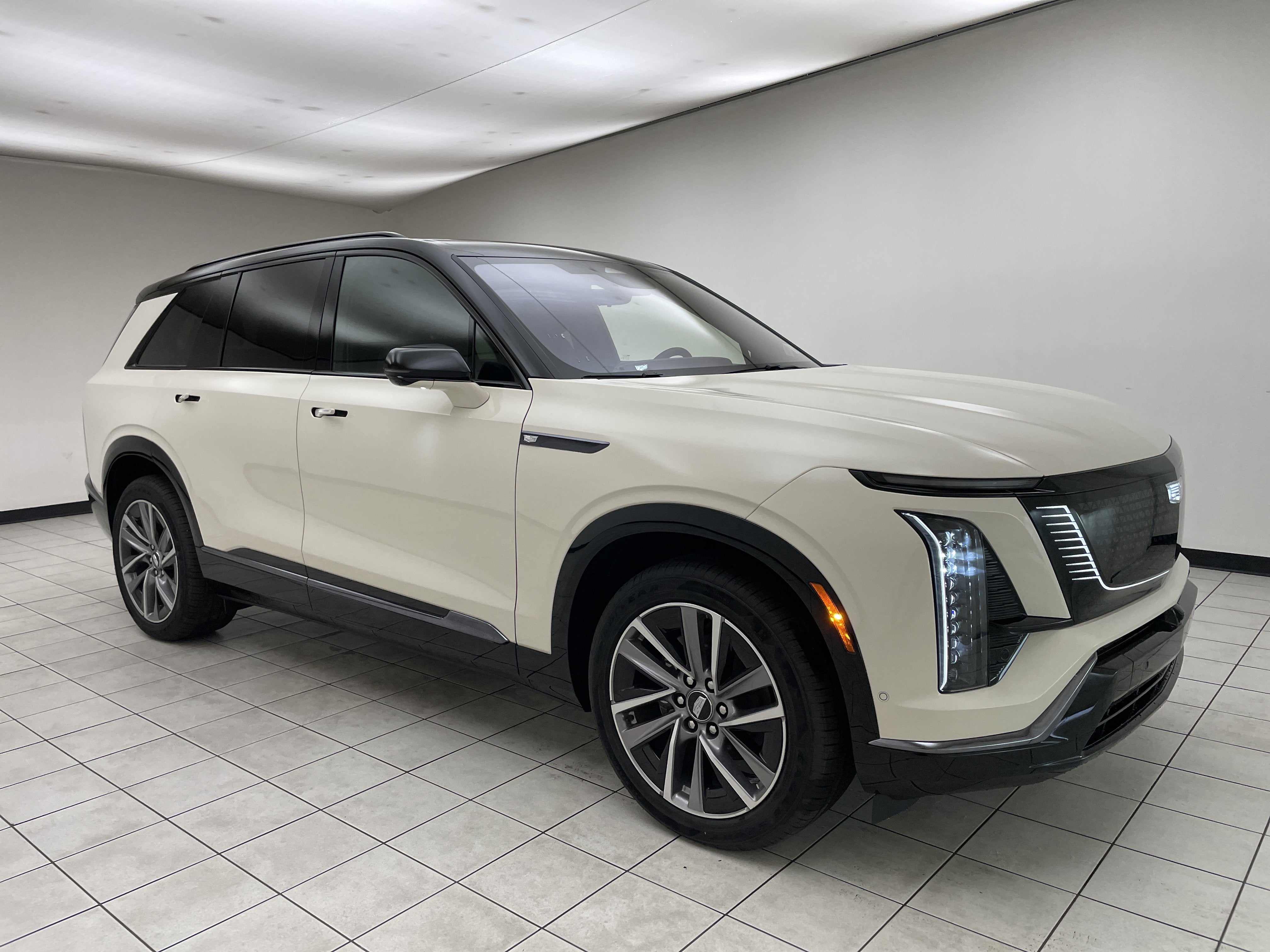 2027 Cadillac VISTIQ Sport - Photo 6