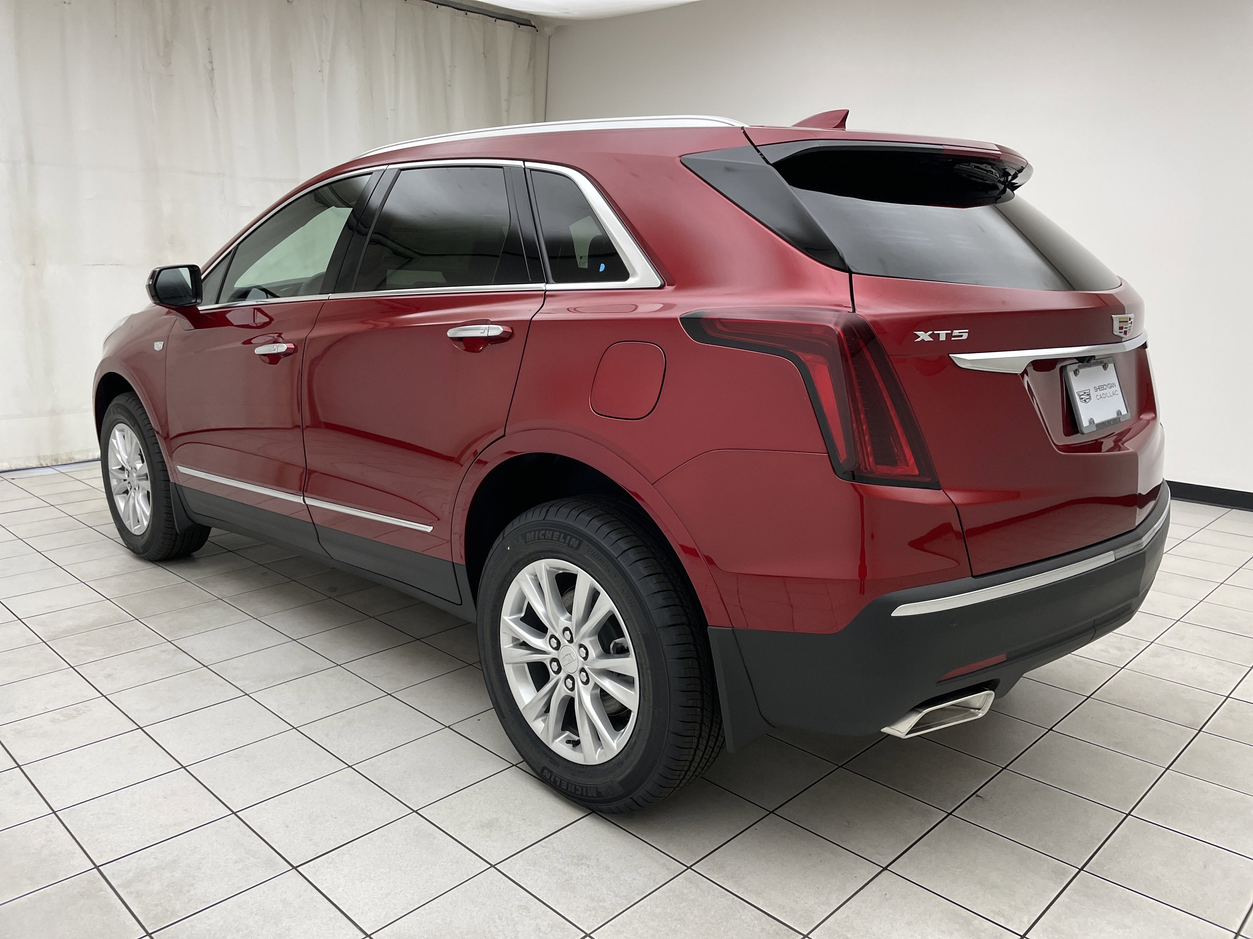 2026 Cadillac XT5 Luxury