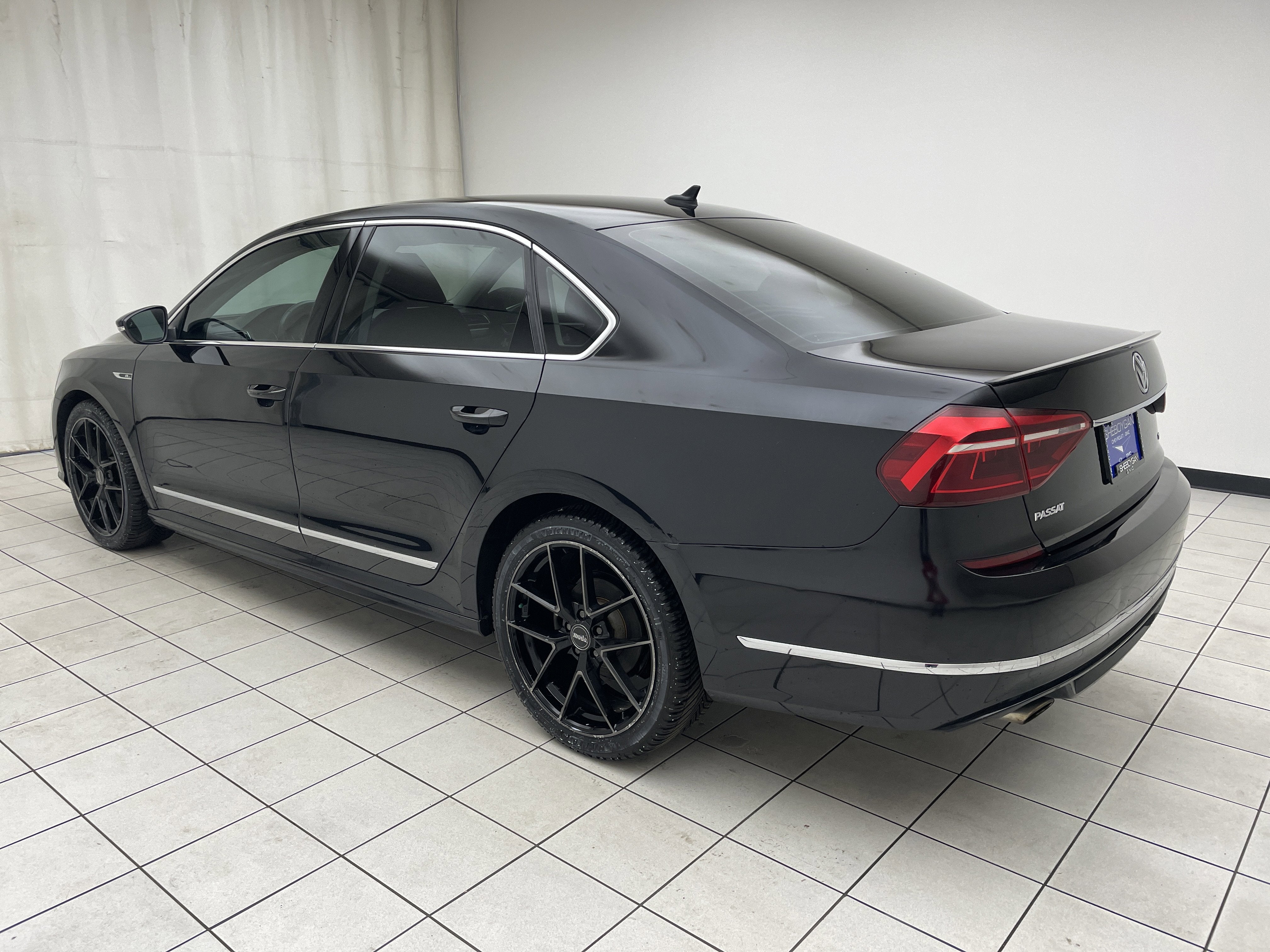 2017 Volkswagen Passat 1.8T R-Line