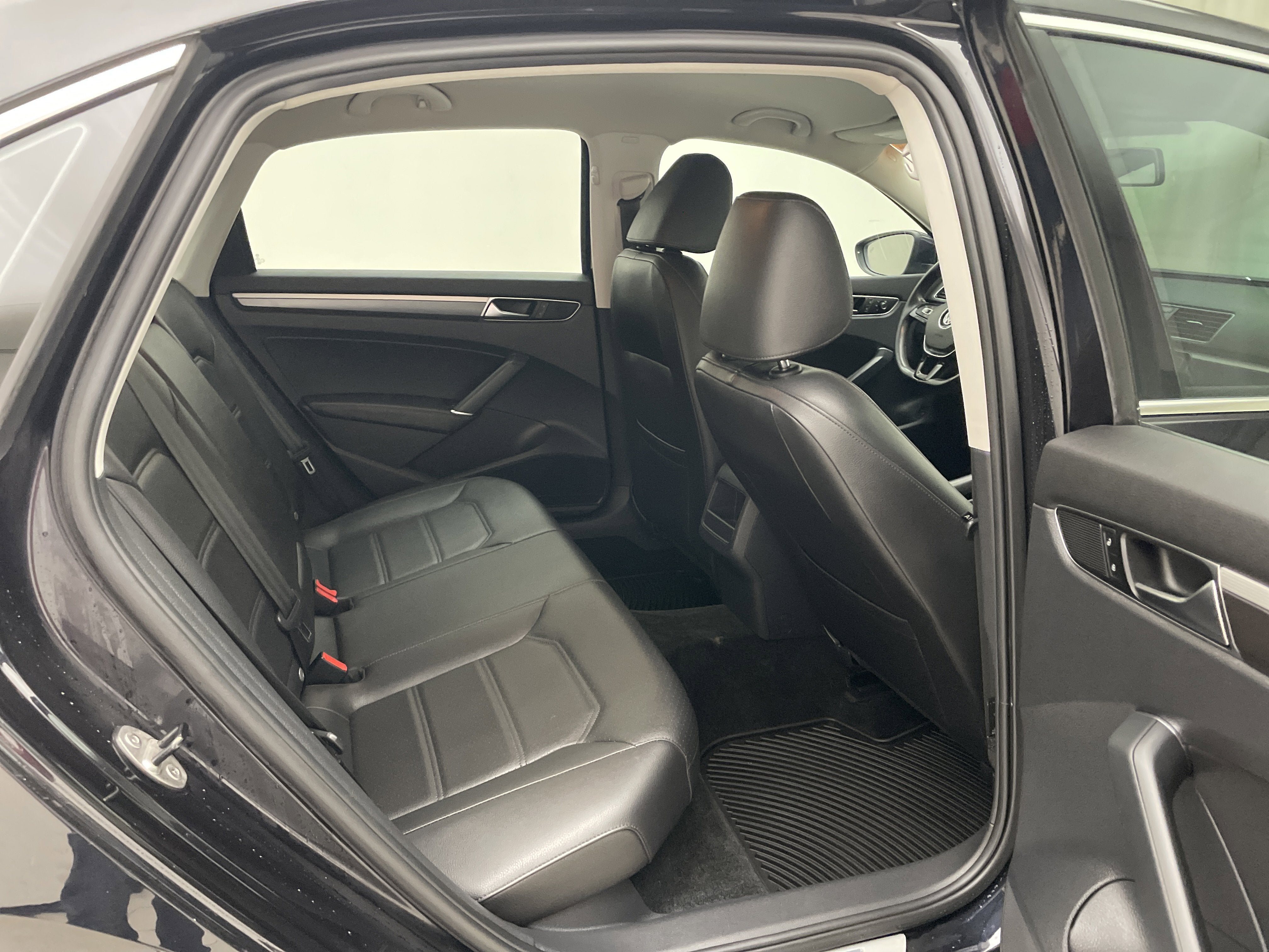 2017 Volkswagen Passat 1.8T R-Line