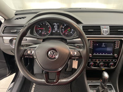 2017 Volkswagen Passat 1.8T R-Line