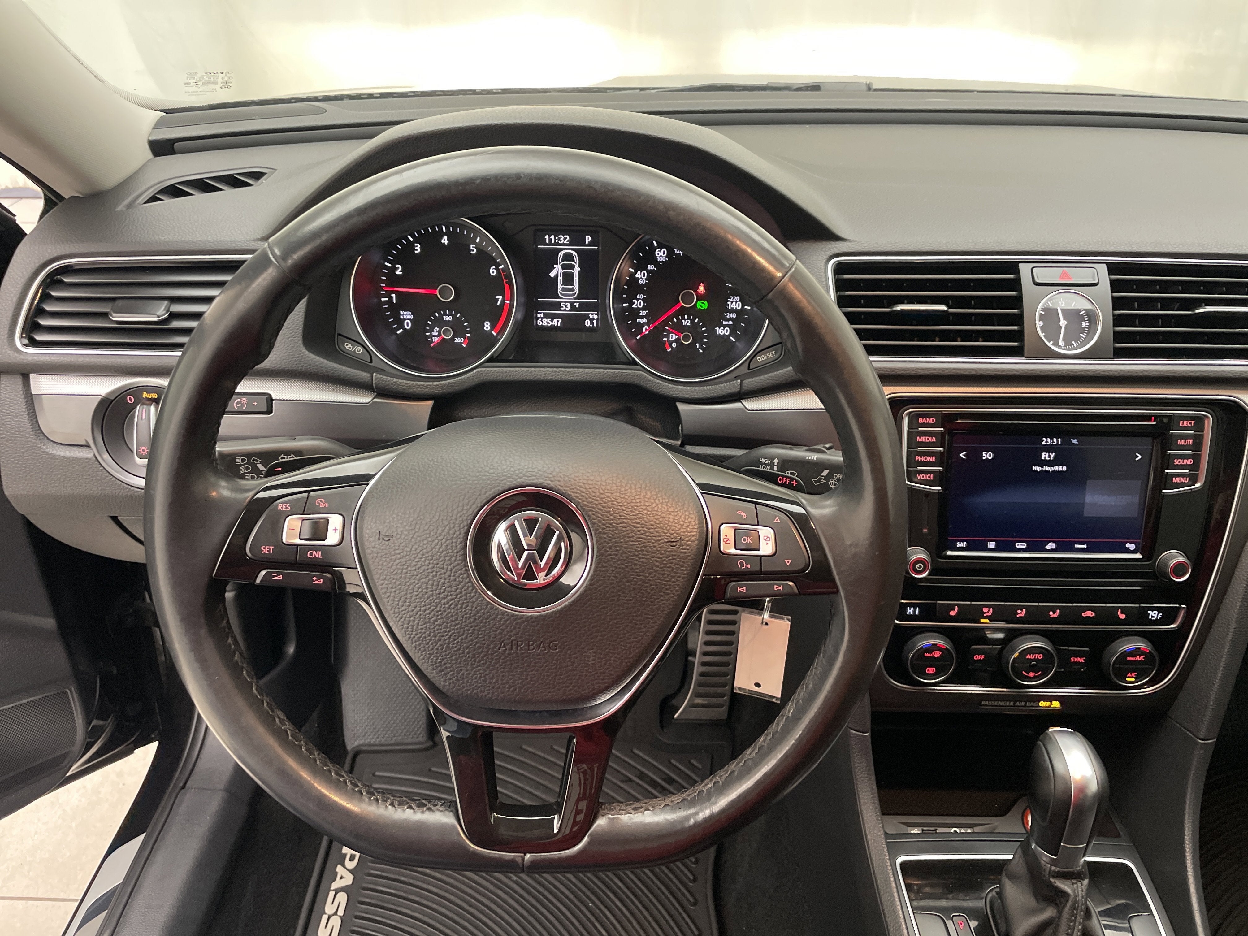 2017 Volkswagen Passat 1.8T R-Line