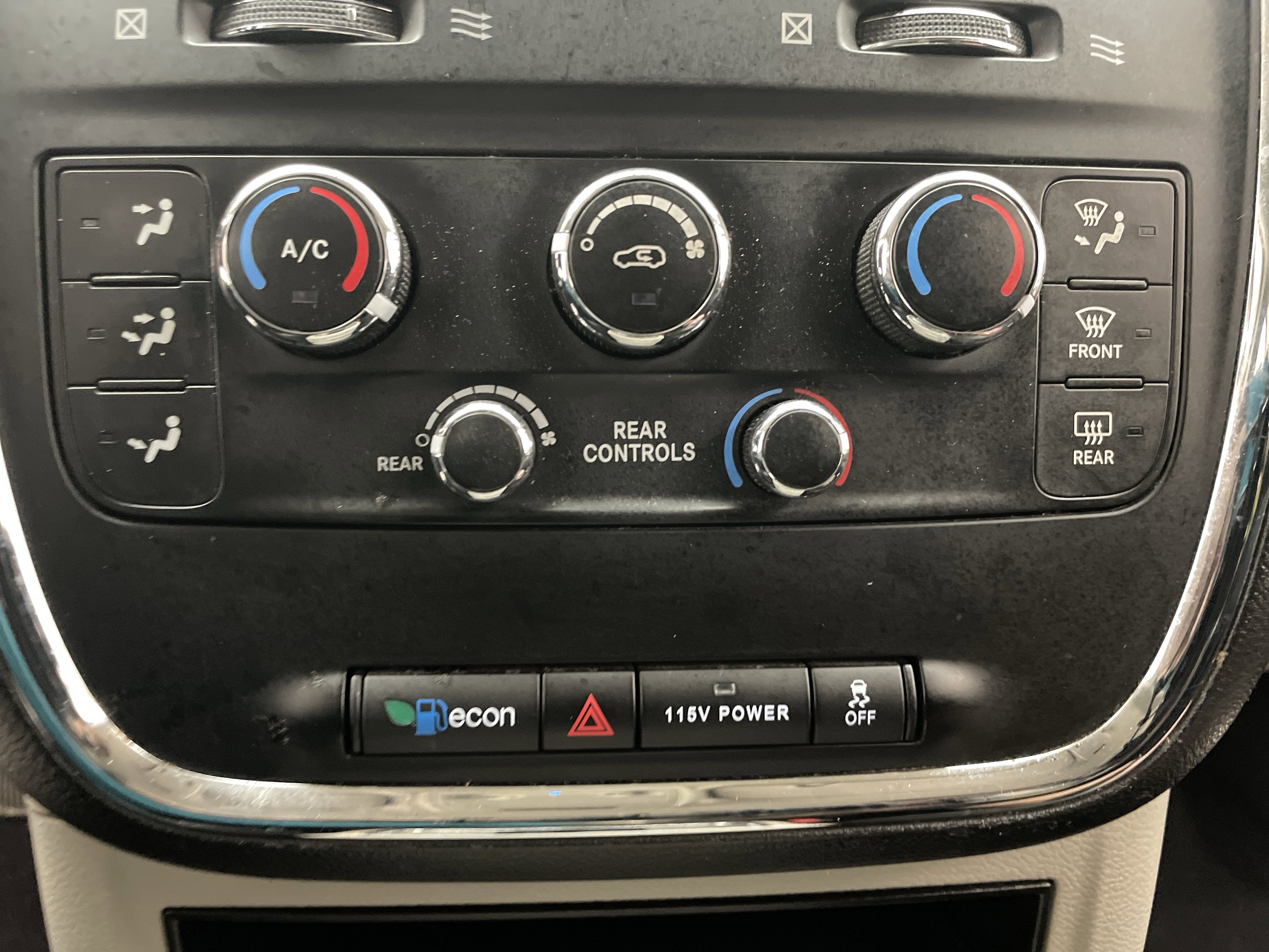 2015 Chrysler Town & Country LX