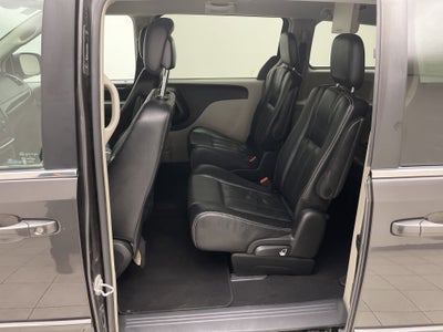 2015 Chrysler Town & Country LX