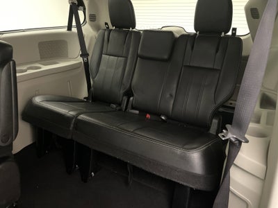 2015 Chrysler Town & Country LX