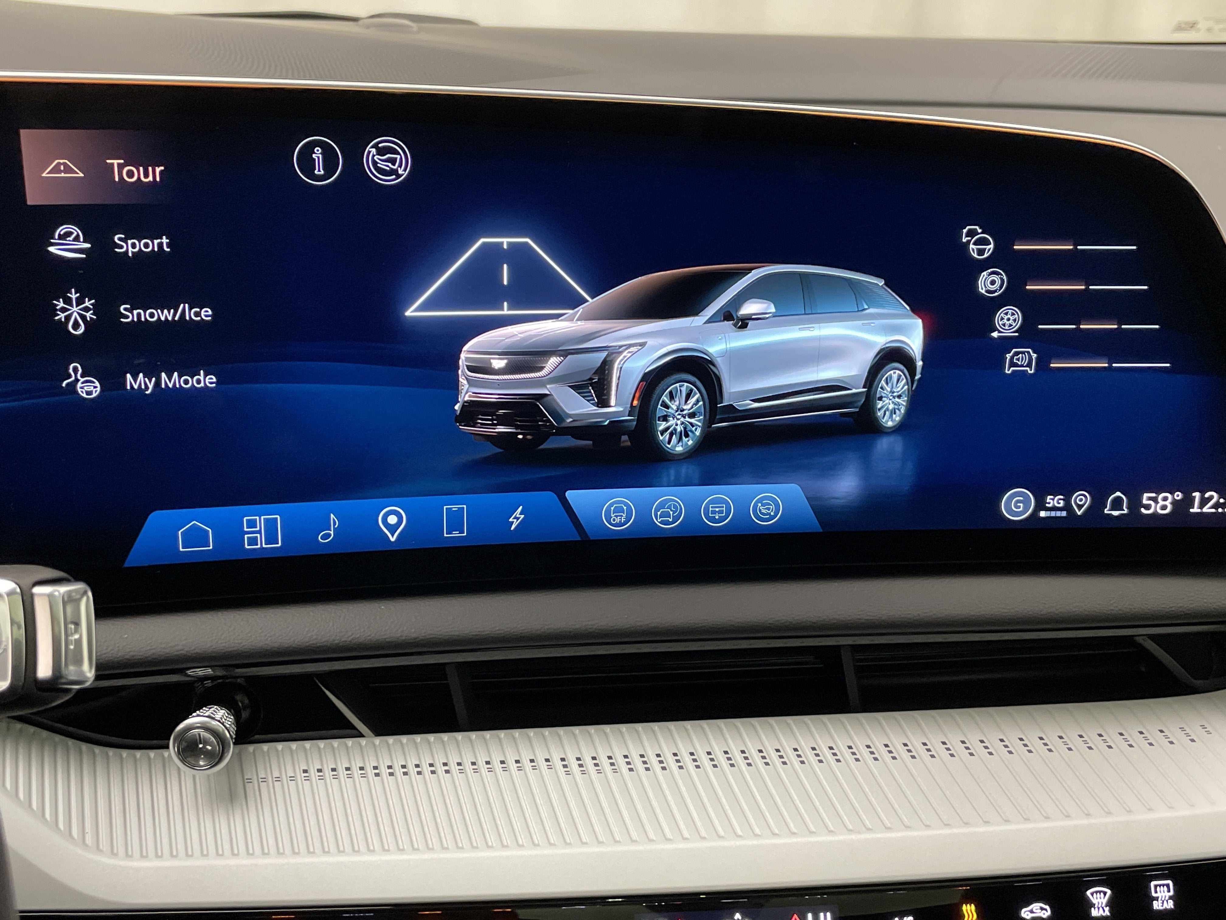 2026 Cadillac OPTIQ Premium Luxury