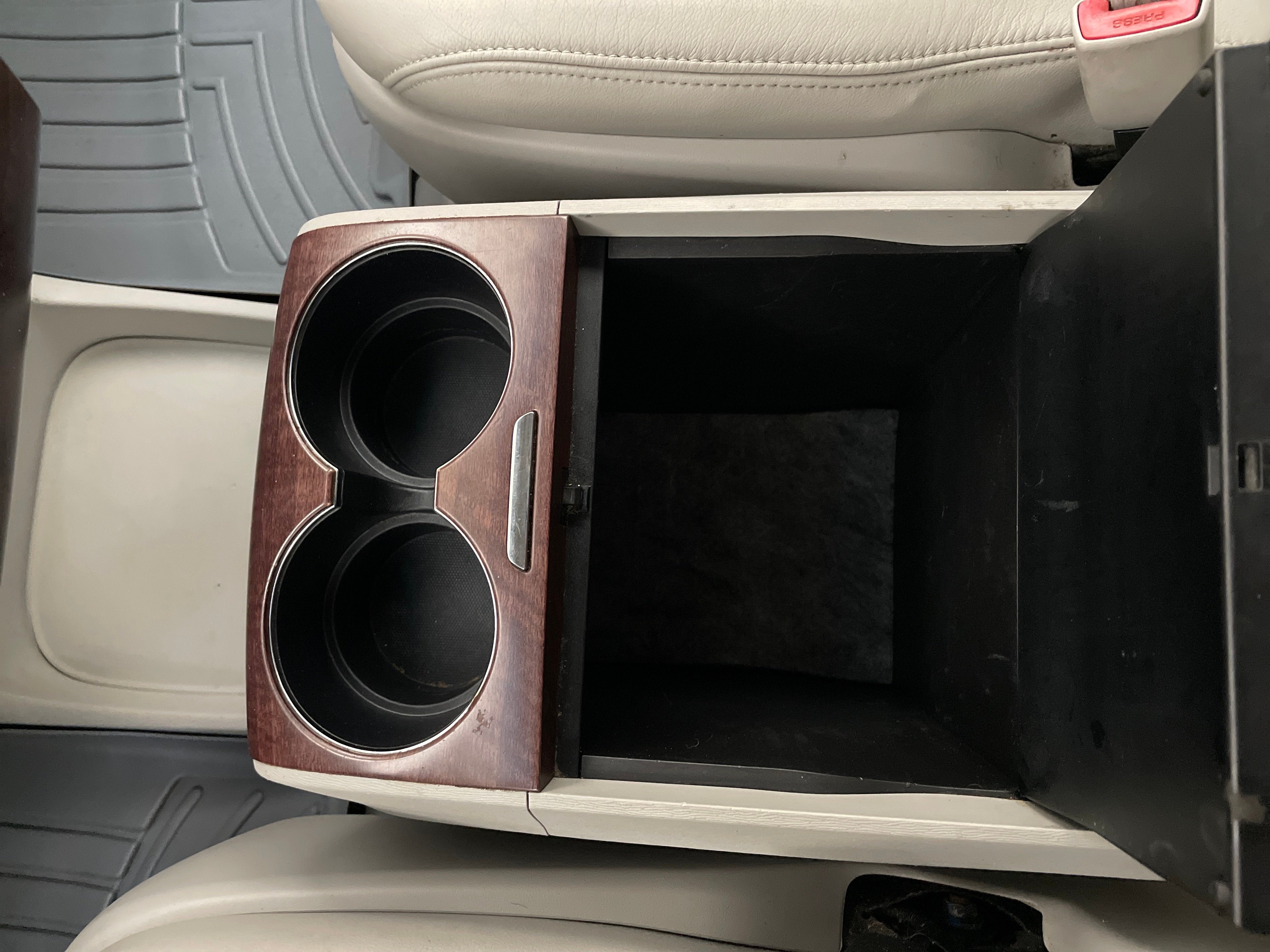 2013 Toyota Sienna XLE V6 8 Passenger