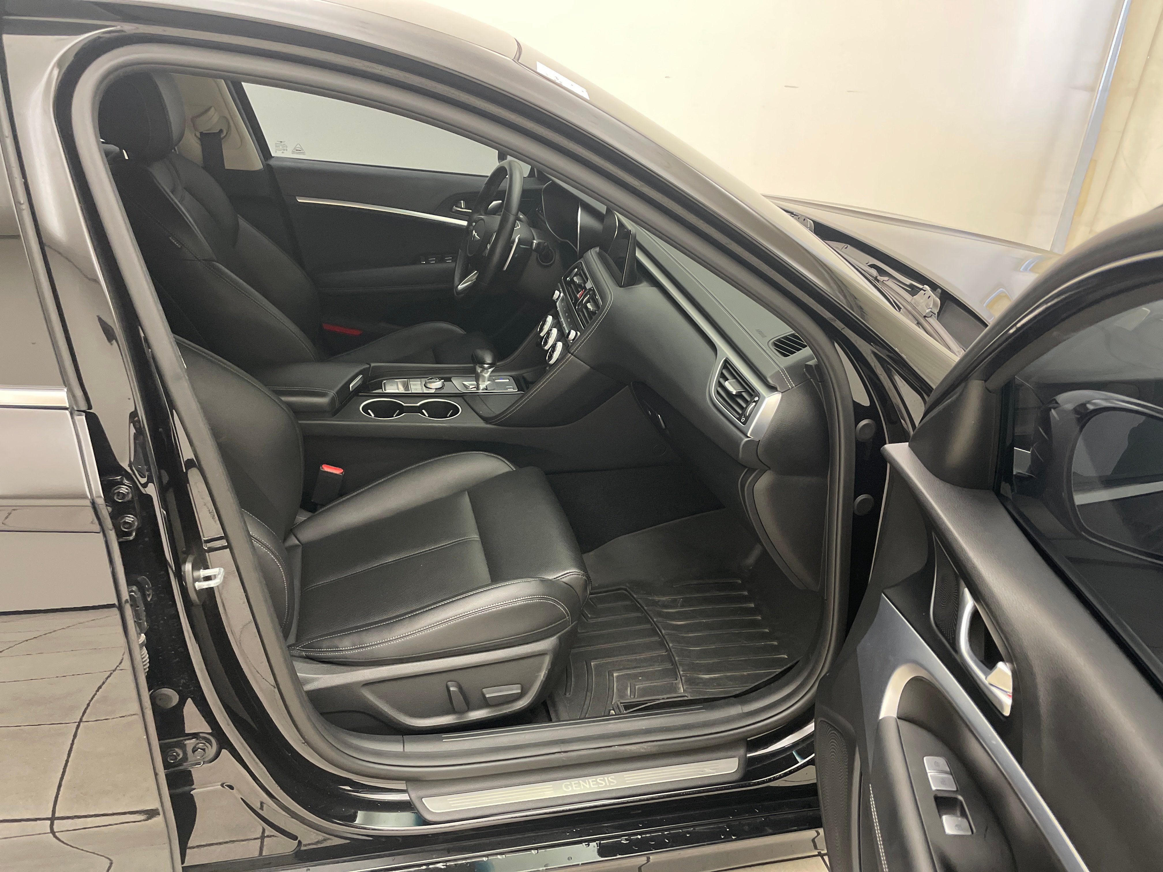 2022 Genesis G70 2.0T AWD