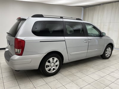 2007 Hyundai Entourage GLS