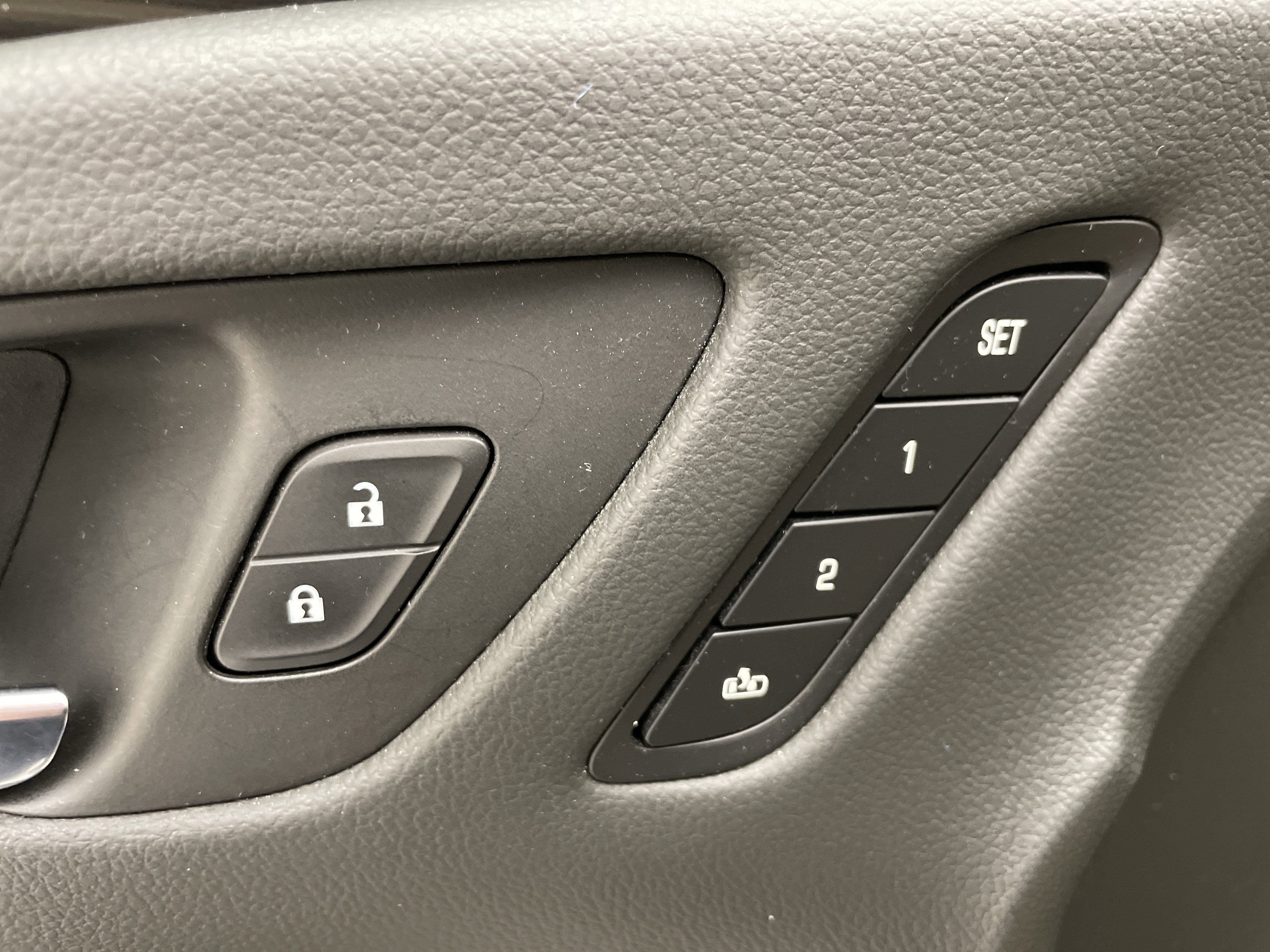 2020 Buick Envision Essence Group